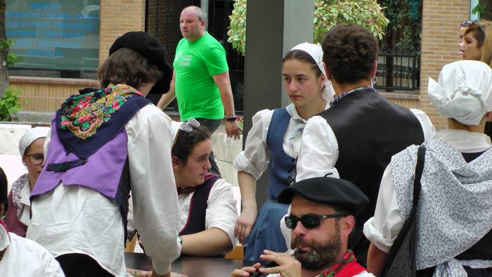 Dantza taldeak taldeak izan  181 1496056833712