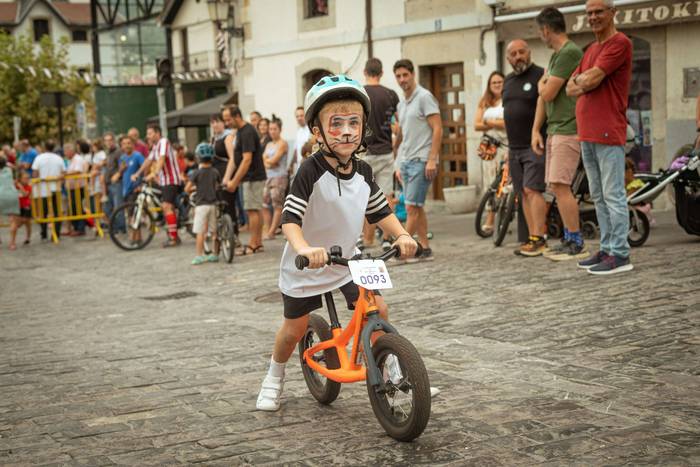 Bizikletak irudimenez jantzi 18 1757325679637