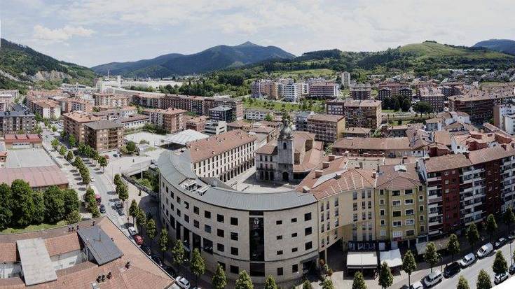 2026ko ordenantza fiskalak lantzeari ekin dio Laudioko Udalak, eta eskua luzatu die gainerako taldeei adostasun zabala lortzeko