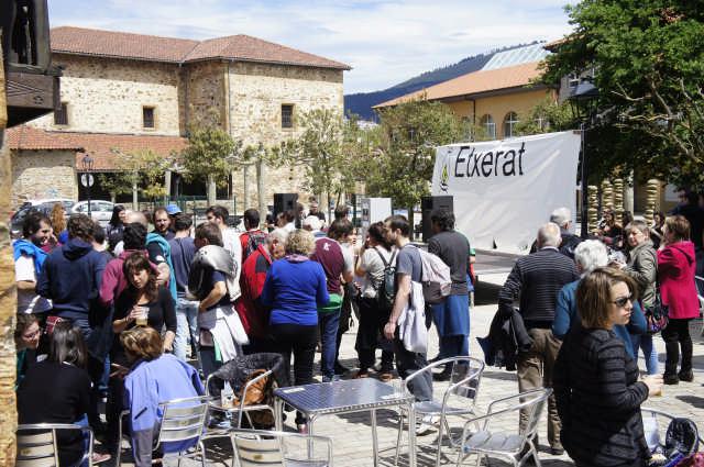 Euskal Preso Politikoen esku 10 1493719871830