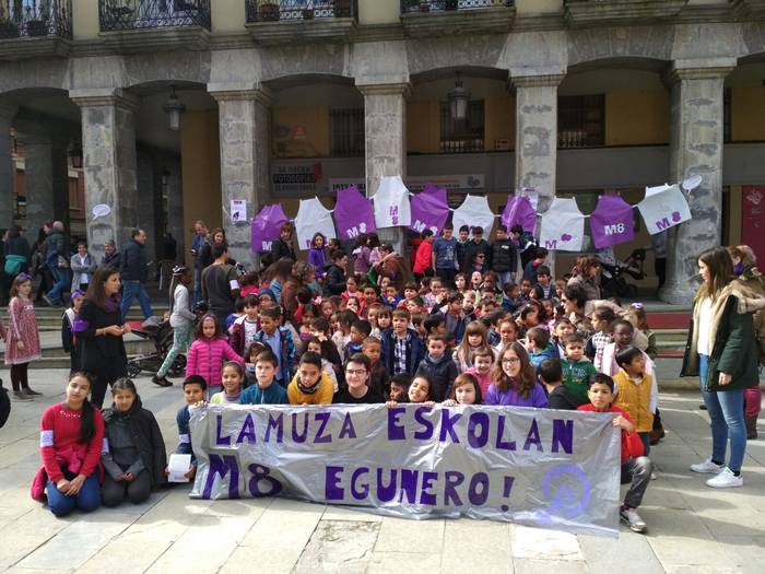 Greba feministaren goizeko t 22 1520511496101