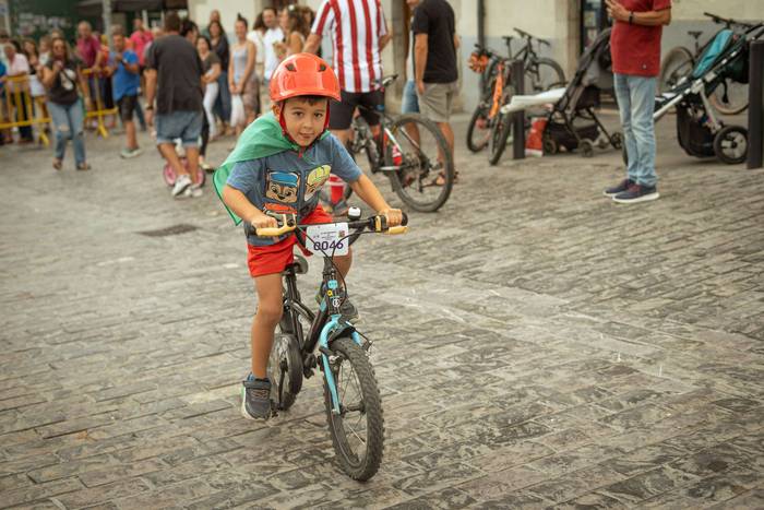 Bizikletak irudimenez jantzi 10 1757325621175