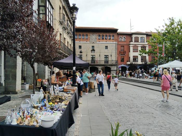 Antzinako objektuz eta bildu 27 1758390858547