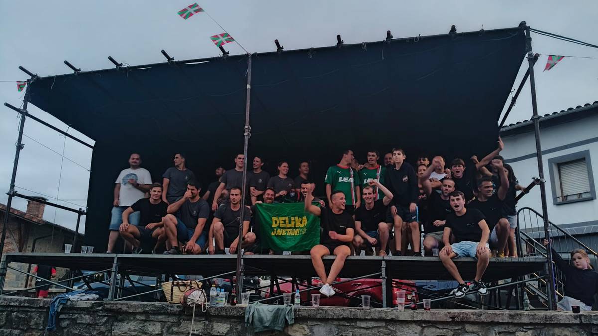 Arrastariako bizilagunen topagune izan dira Aloriako jaiak