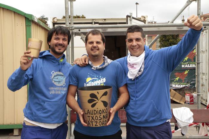 Suziria piztuta lehertu da j 78 1502906885722