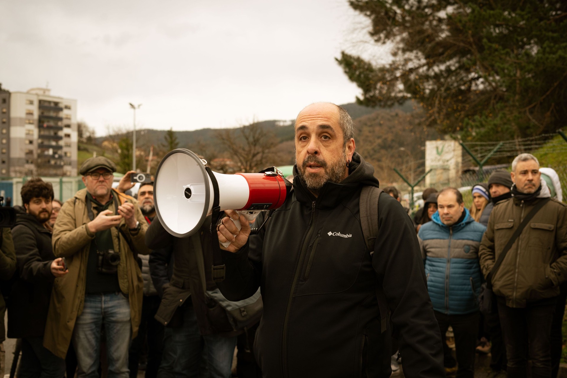 Guardianen langileen erabakia "multinazionalak plantillari egindako presioen ondorio" izan da, ELAk salatu duenez