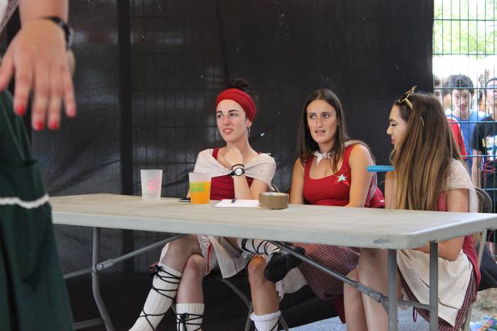 Aldai plaza txiki geratu da  23 1503586313131