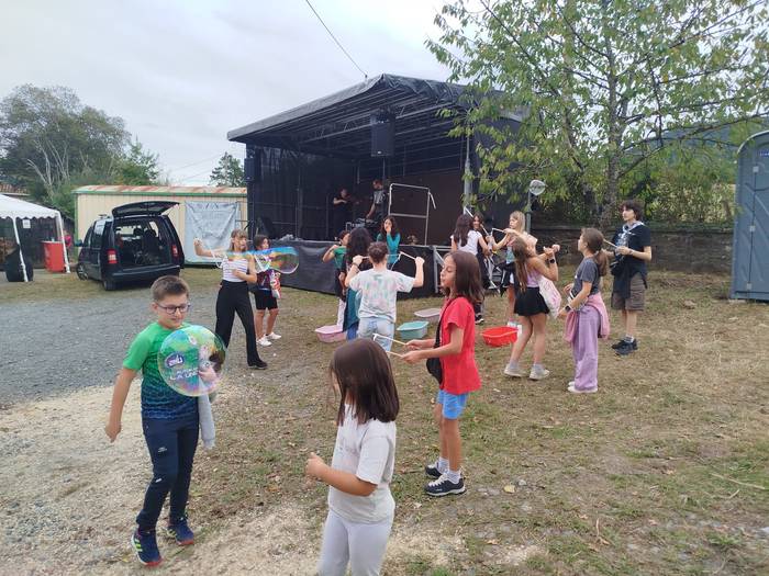 Berazako auzunea alaitu zute 11 1759396655069