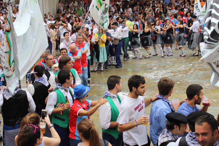 Suziria piztuta lehertu da j 19 1502792767262