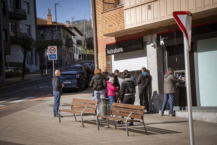 Jarraipen zabala ari du izat 55 1773747954485