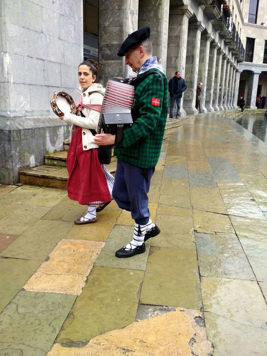 Ehunka lagunek berotu dute D 1 1521813699765