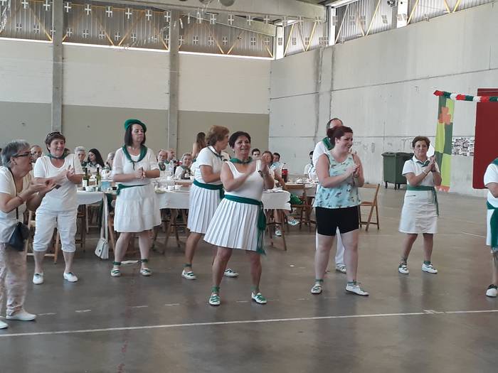 Dantza Lagunak taldeak 51. u 51 1498038585756