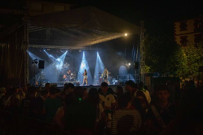 Su artifizial eta musika art 2 1755471970220