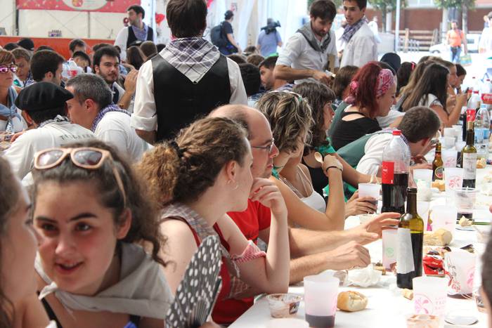 Aldai plaza txiki geratu da  12 1503586212512