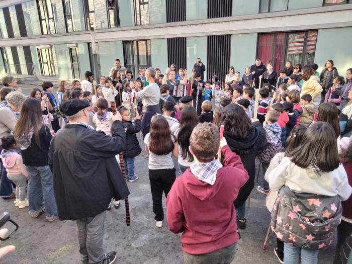 Kantuz ospatu dute Agate Deu 74 1738744322985