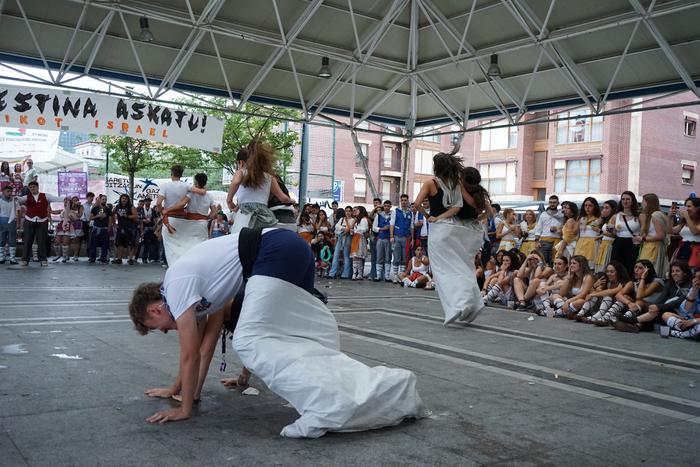 Flan-xurga lehiaketak gatza  16 1756313309973