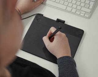 Aiaraldea Ekintzen Faktoriak diseinatzaile lan-poltsa ireki du