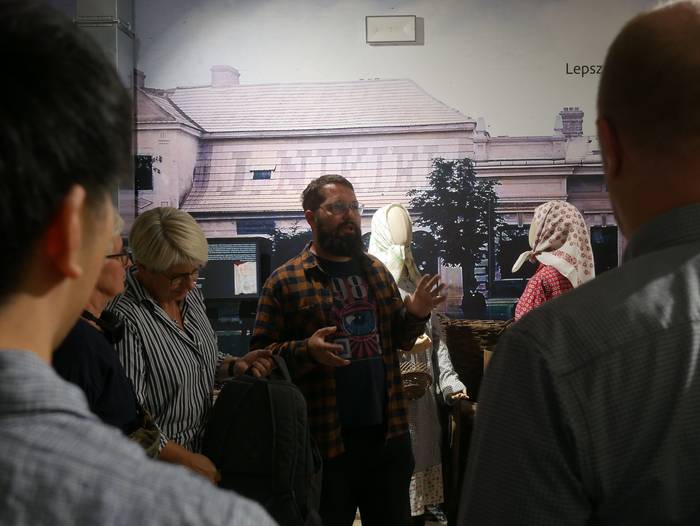 Eletik alera, Europako hizku 10 1759330556013