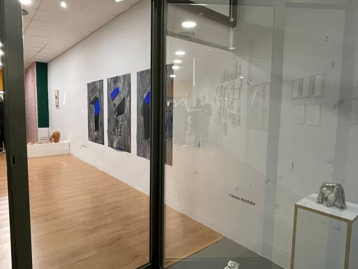 Ostegunetik sei artista laud 7 1762867918689