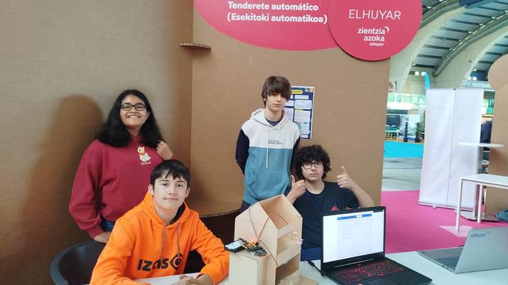 Esekitoki automatikoa aurkeztu dute Laudioko Bizilabeko gazteek Asturiasko Zientziaren eta Berrikuntzaren IV. Azokan