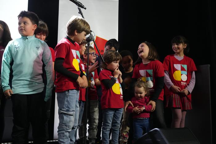 Gainezka egon da Kasinoa Alt 38 1765745677462