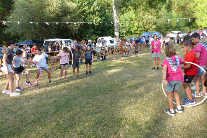 Andra Mari Zuriaren jaiak je 27 1754900937480