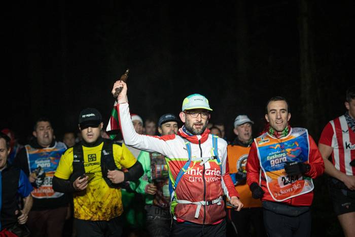 Ehunka lagun atera ditu Korr 26 1774596770957