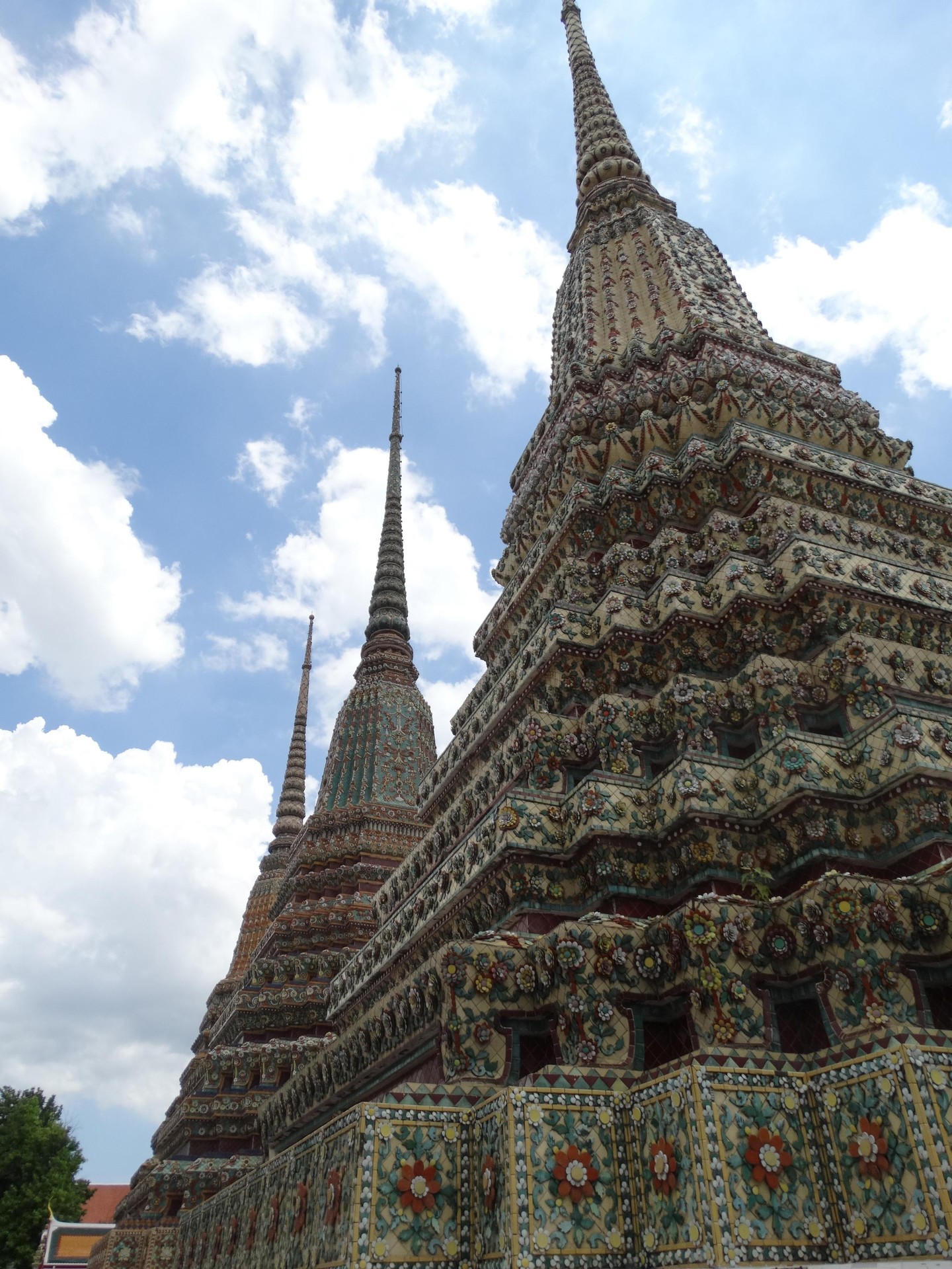 Thailandia eta bere tenplu ikusgarriak