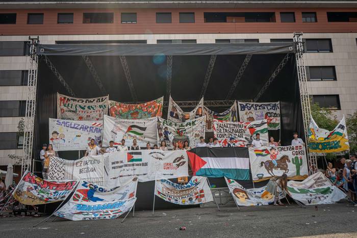 Festa-giro goria piztu du La 23 1755256968770