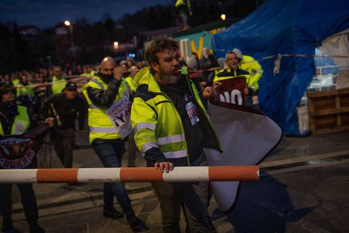 Fabrika barrura eraman dute  22 1769714943643