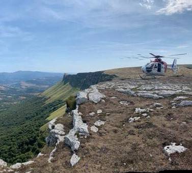 Mendizale bat erreskatatu du Ertzaintzak Unginon, helikopteroa baliatuta