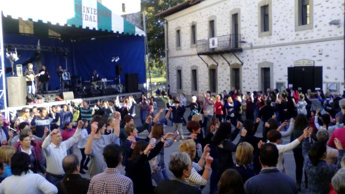 Adin guztiko lagunek parte h 3 1493565207904