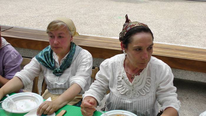 Dantza taldeak taldeak izan  141 1496055470268