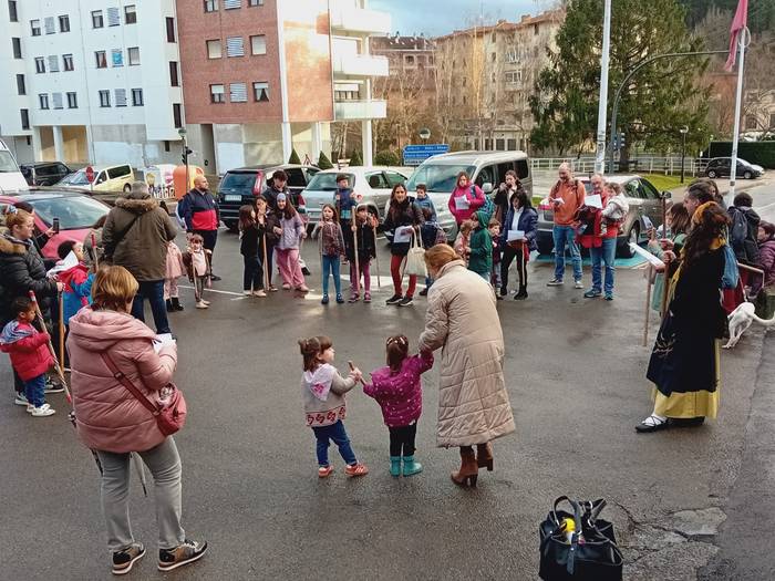 Agate Deunaren bezperak adin 31 1770290680962