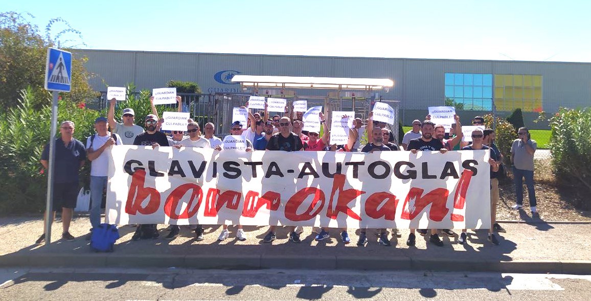 Guardian multinazionalak Tuteran duen lantegira eraman dituzte aldarrikapenak Autoglas-Glavistako beharginek