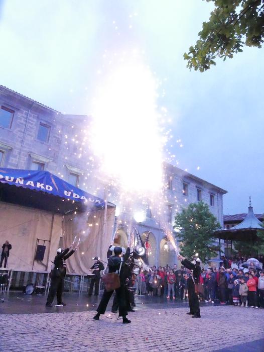 Bihotzaren erreketarekin ama 38 1526280666620