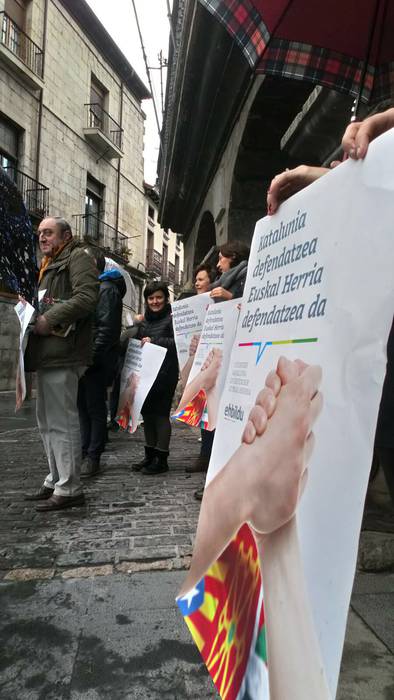 Dozenaka lagun atera dira ka 22 1521978935278