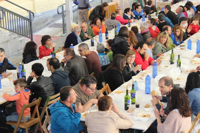 Inoiz baino jende gehiago bi 23 1505590045968