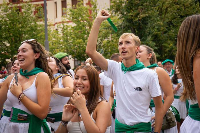 Lehertu da festa-giroa Amurr 68 1755025741449