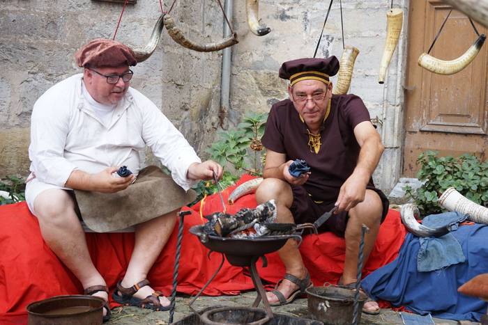 Jendez beteta itzuli da Artz 23 1758400040699