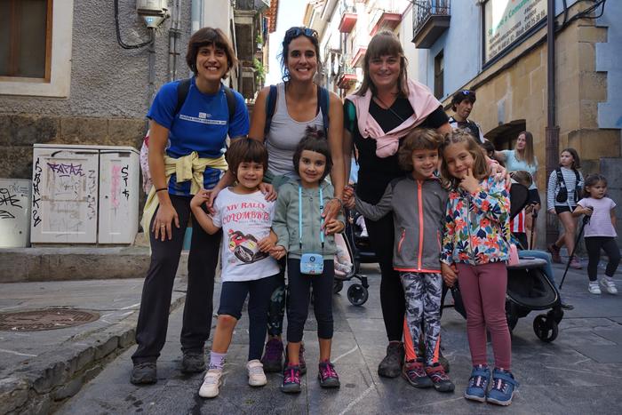 Adin guztietako mendizaleek  27 1760277164673