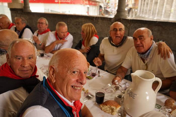 Ehunka kofrade bildu dira el 84 1756714174534