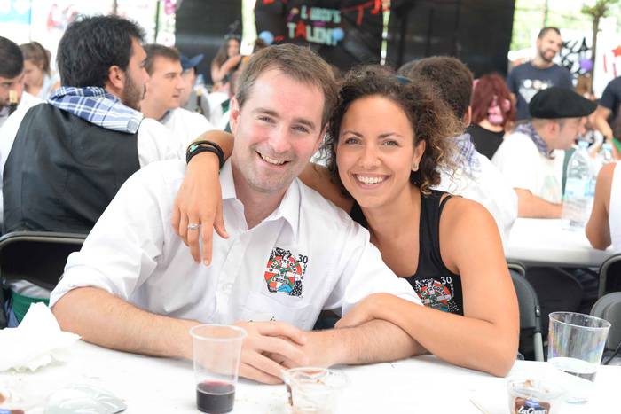 Aldai plaza txiki geratu da  109 1503894792712