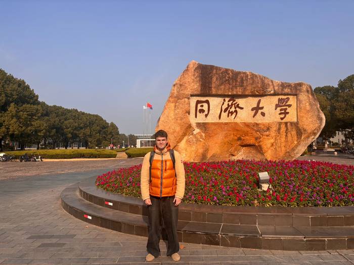 “Txinan etorkizunean bizi dira; eraikin guztiak erraldoiak, dira baita leku urrunetan ere”