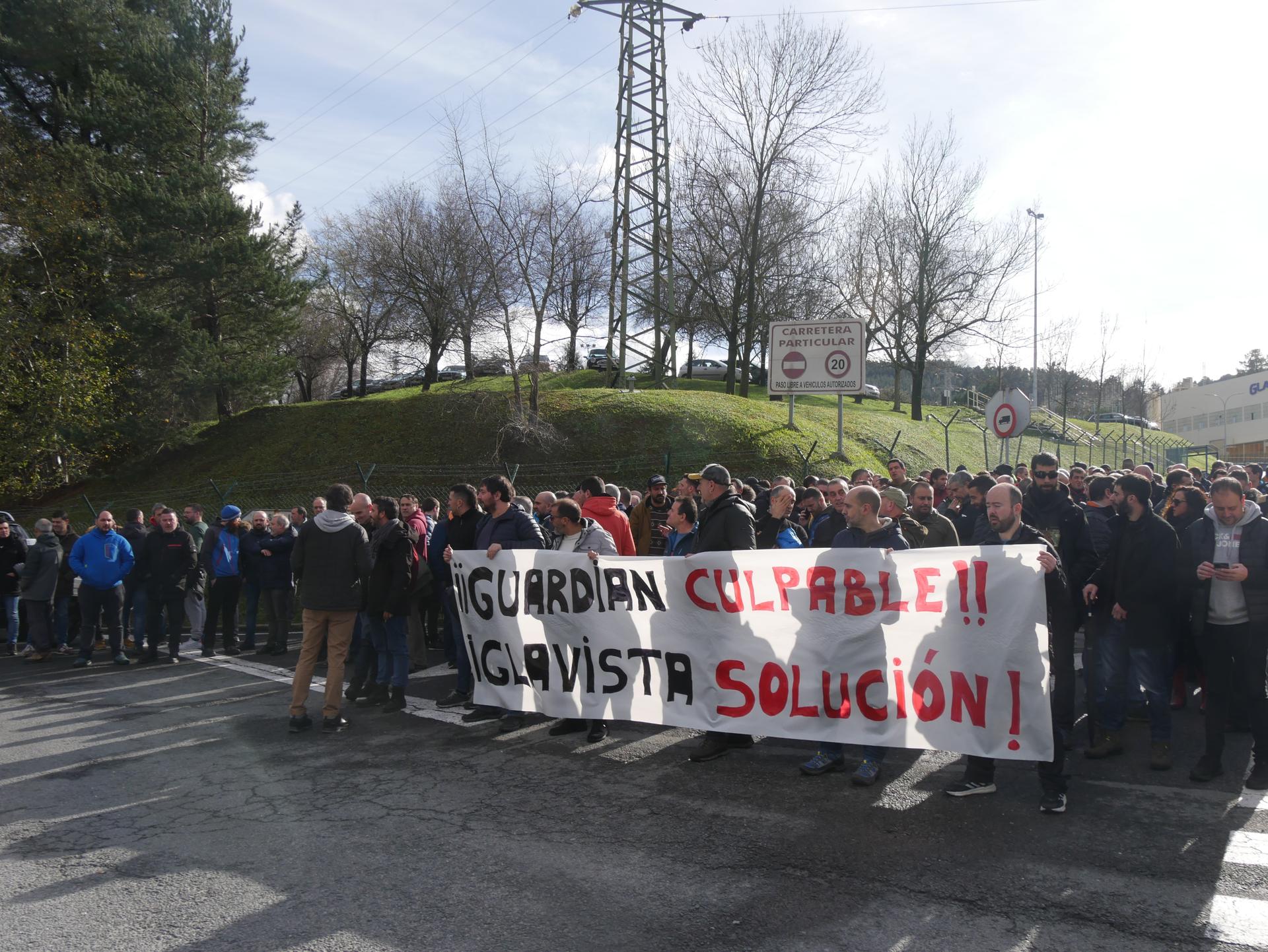 “Autoglas-Glavistako langileak muturreko egoeran gaude, desagertzeko zorian”