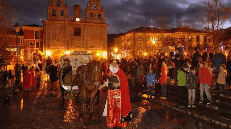 Ekialdeko hiru Errege Magoen kabalgata