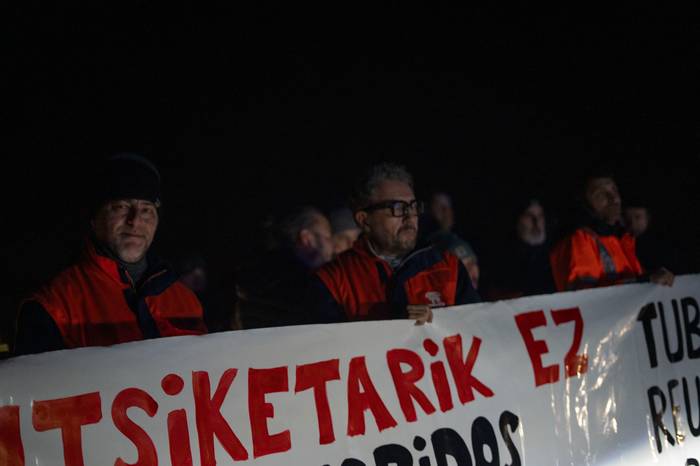 Tubos Reunidos; zorra handitzea kaleratzeak egin ahal izateko, baina nondik atera dirua?