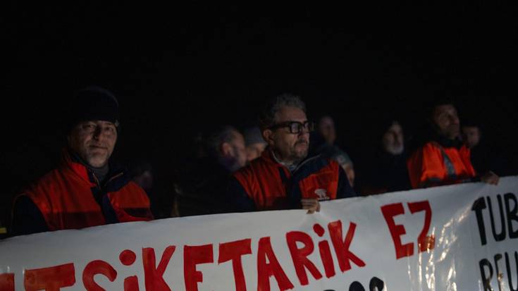 Tubos Reunidos; zorra handitzea kaleratzeak egin ahal izateko, baina nondik atera dirua?