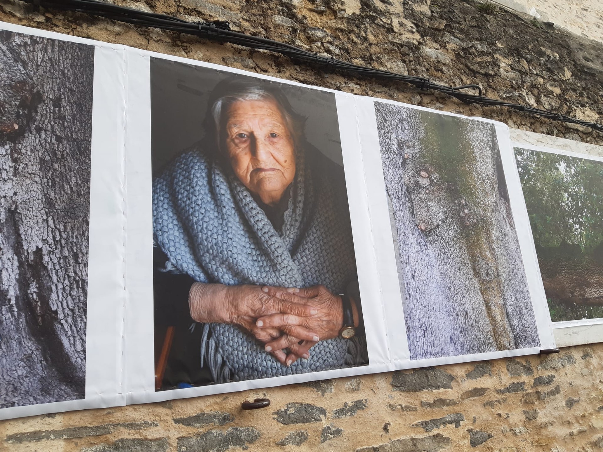 Artziniegako egunerokoa hizpide Belen Cerezok herrian zehar egindako argazki erakusketan