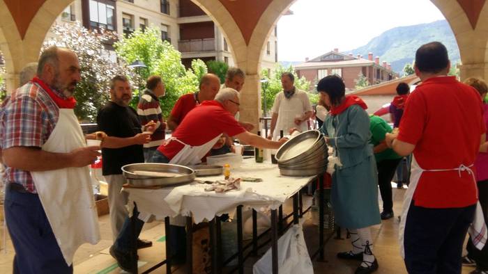 Jendetza eta giro ona nagusi 92 1494849705747